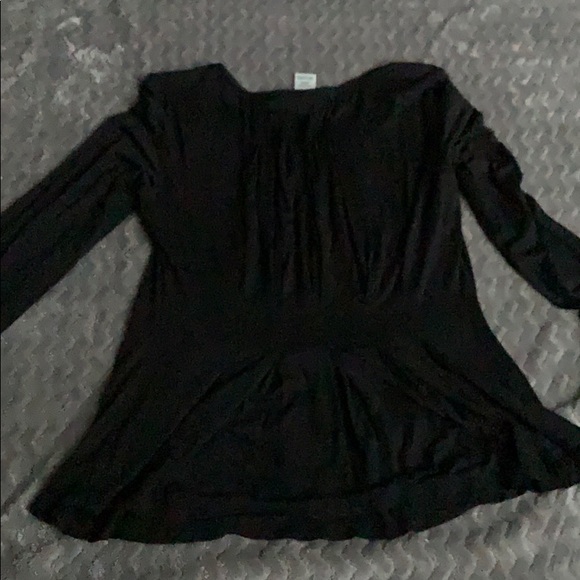 5/25 💜 Black max studio shirt - Picture 4 of 4